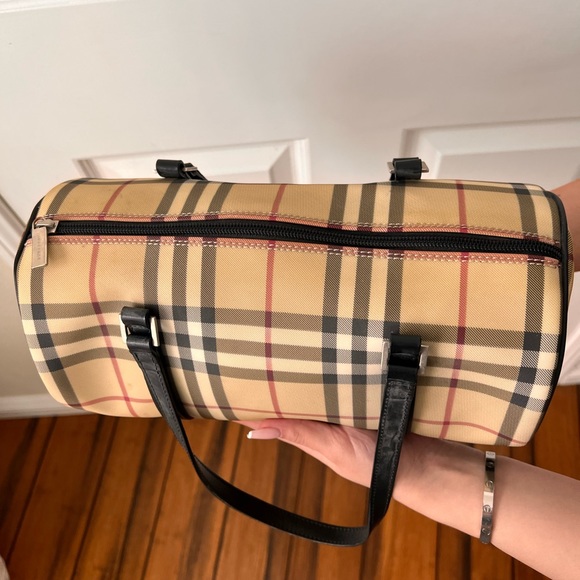 USED BEIGE VINTAGE CHECK COATED CANVAS BARREL BAG - Picture 3 of 5